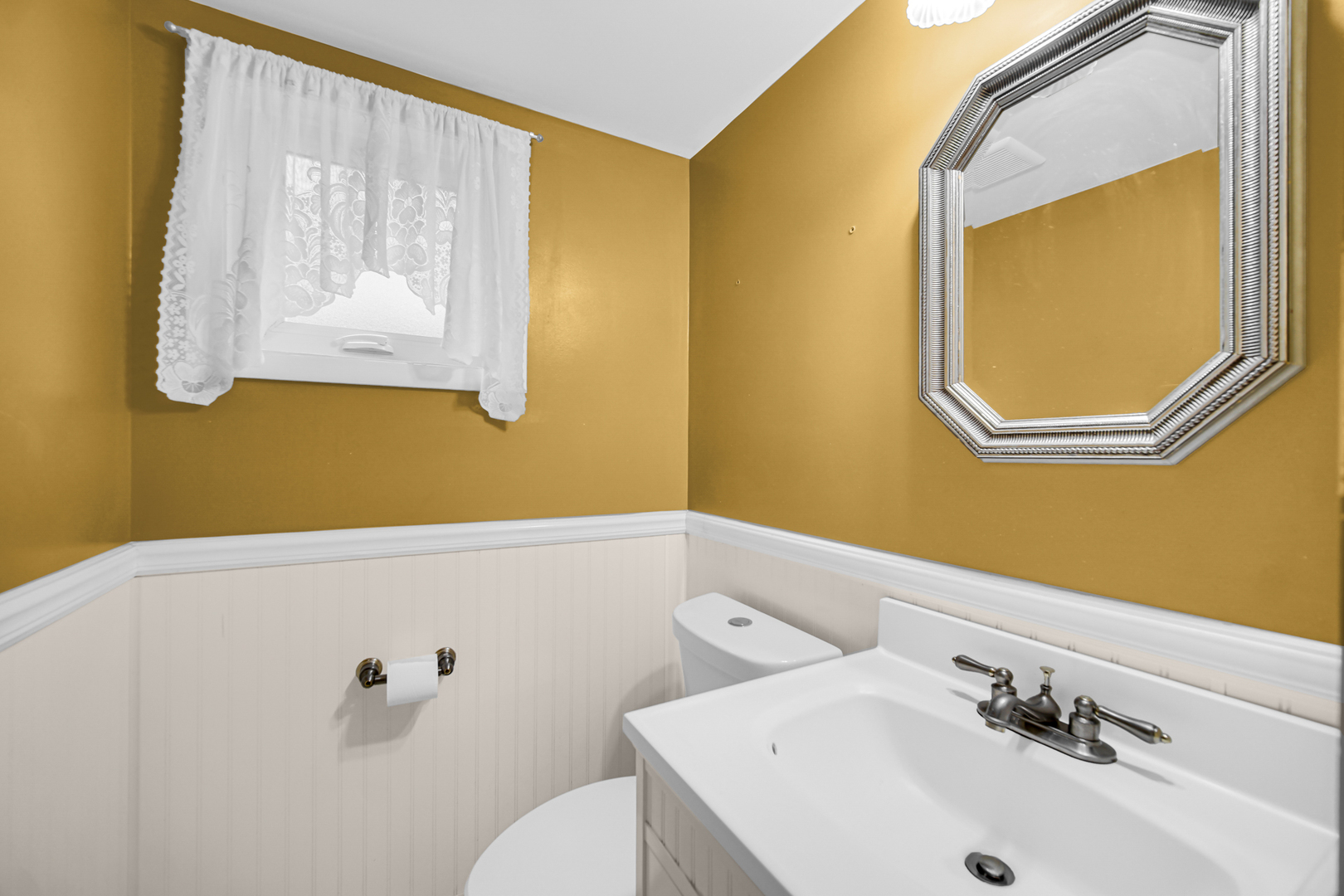 9454 Meadow Lane, Des Plaines, IL 60016