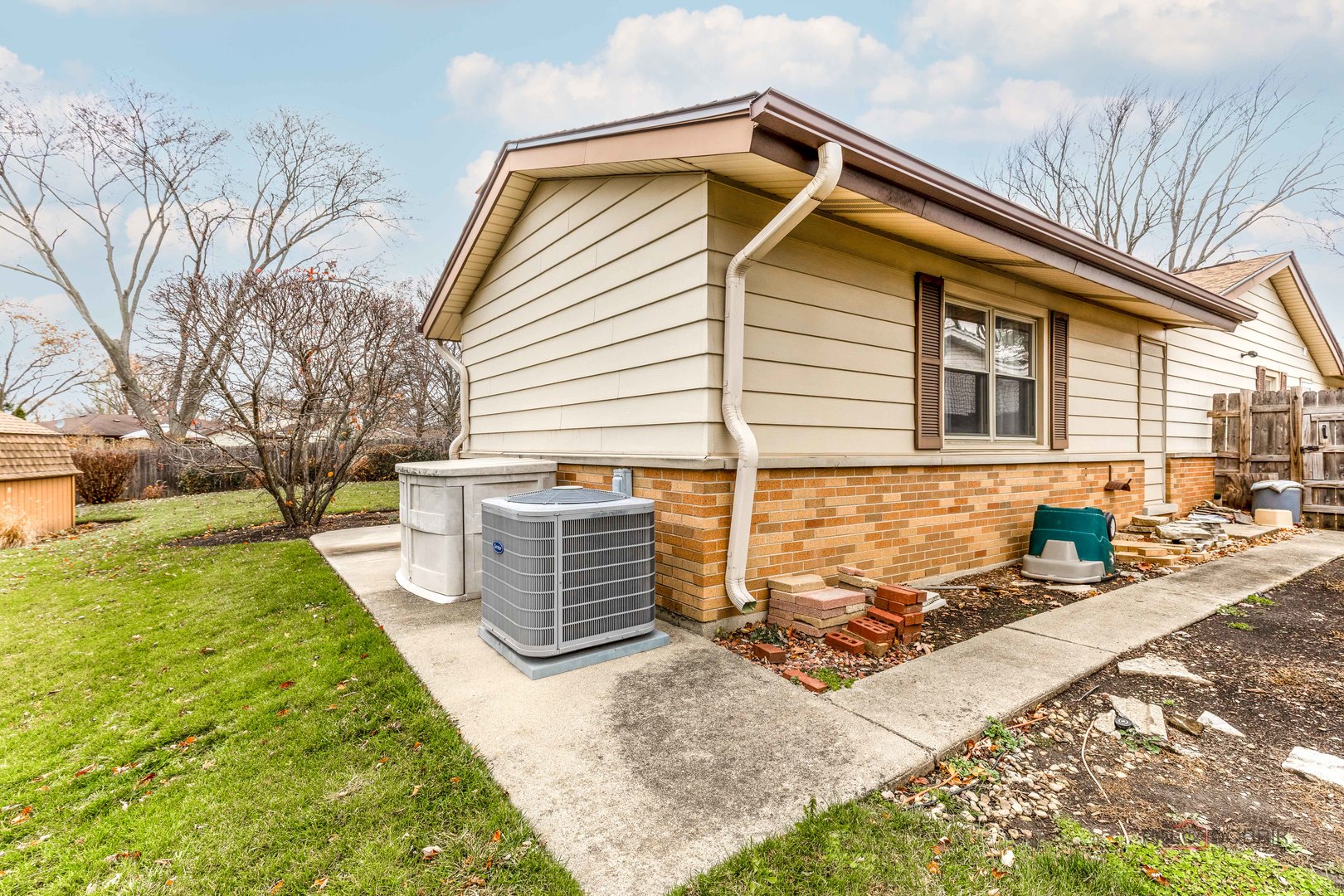 231 Fern Drive, Elk Grove Village, IL 60007