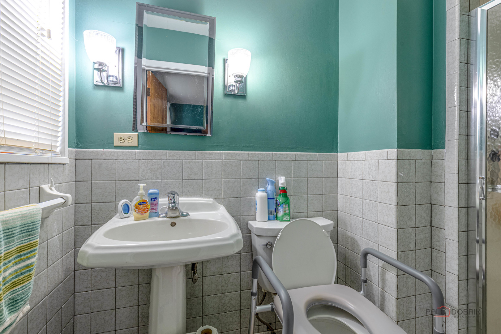 231 Fern Drive, Elk Grove Village, IL 60007