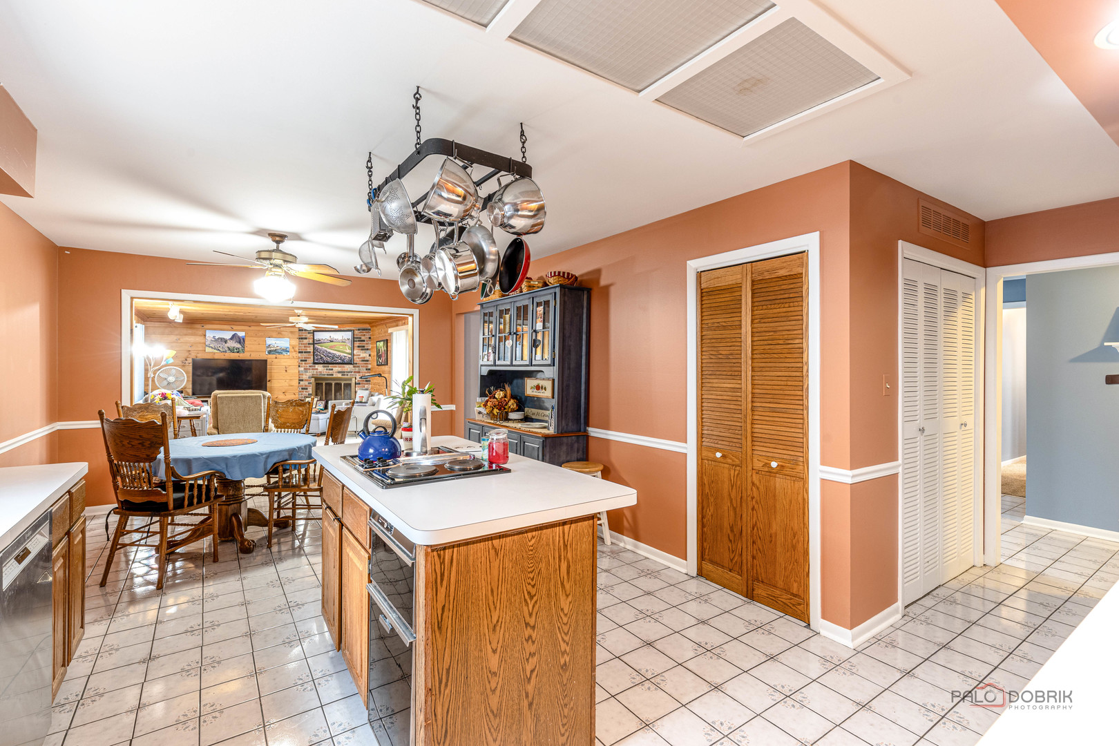 231 Fern Drive, Elk Grove Village, IL 60007