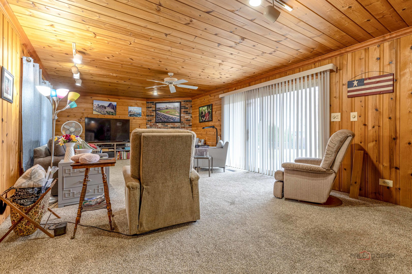 231 Fern Drive, Elk Grove Village, IL 60007