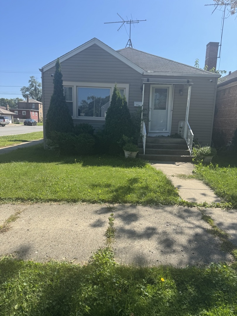 12401 S Carpenter Street, Calumet Park, IL 60827