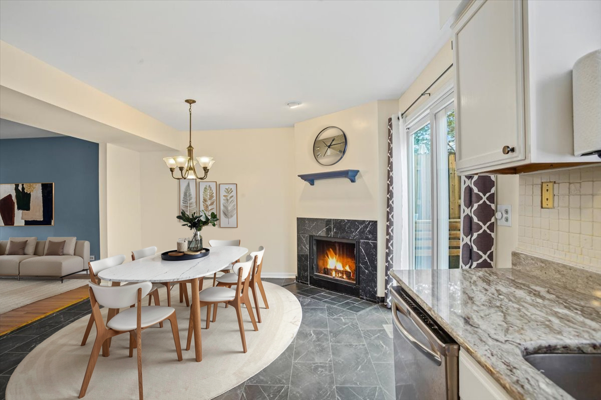 27W229 Providence Lane, Winfield, IL 60190