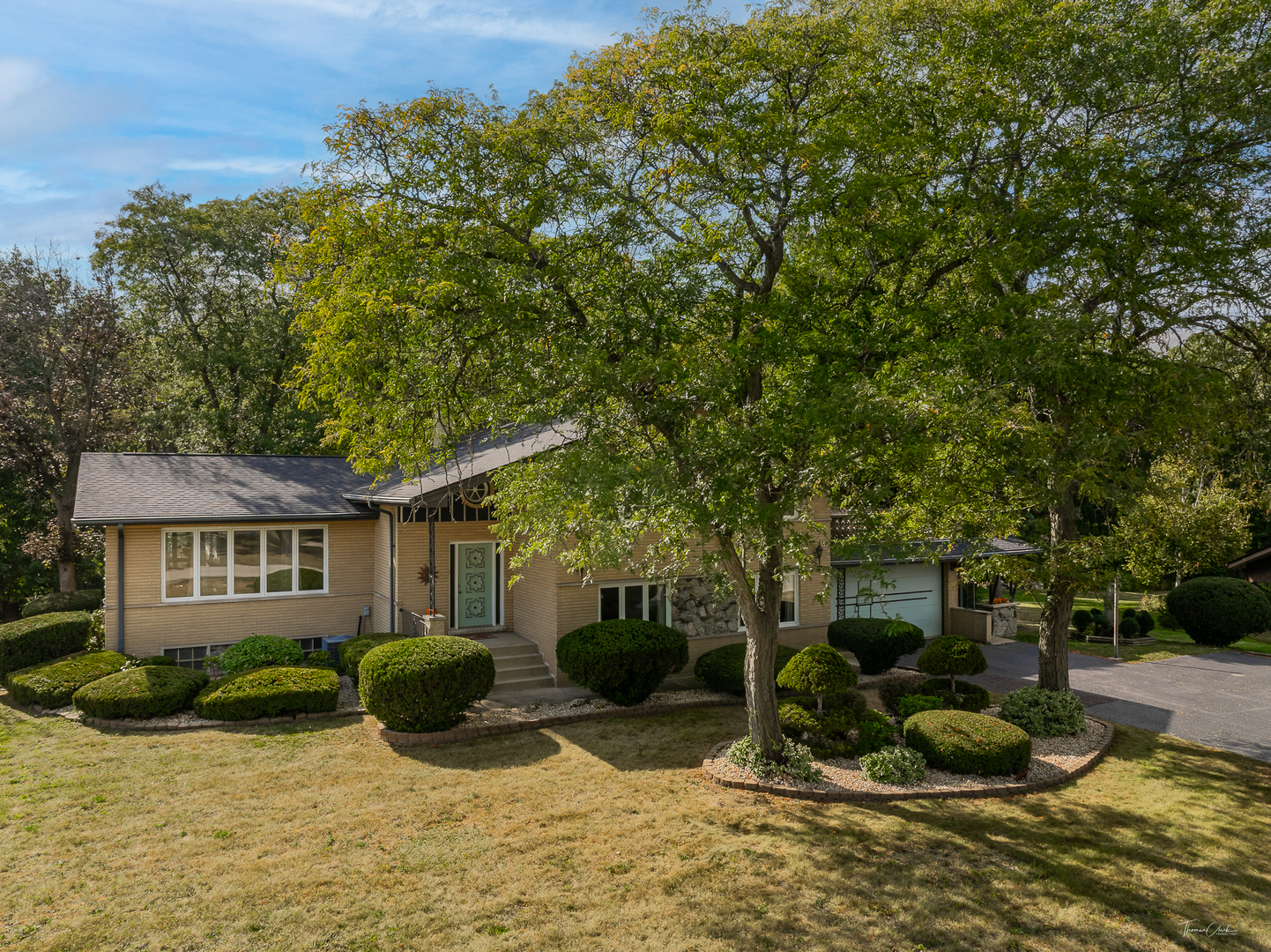 11716 Center Drive, Lemont, IL 60439