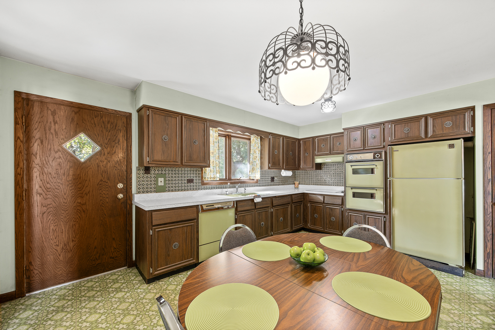 11716 Center Drive, Lemont, IL 60439