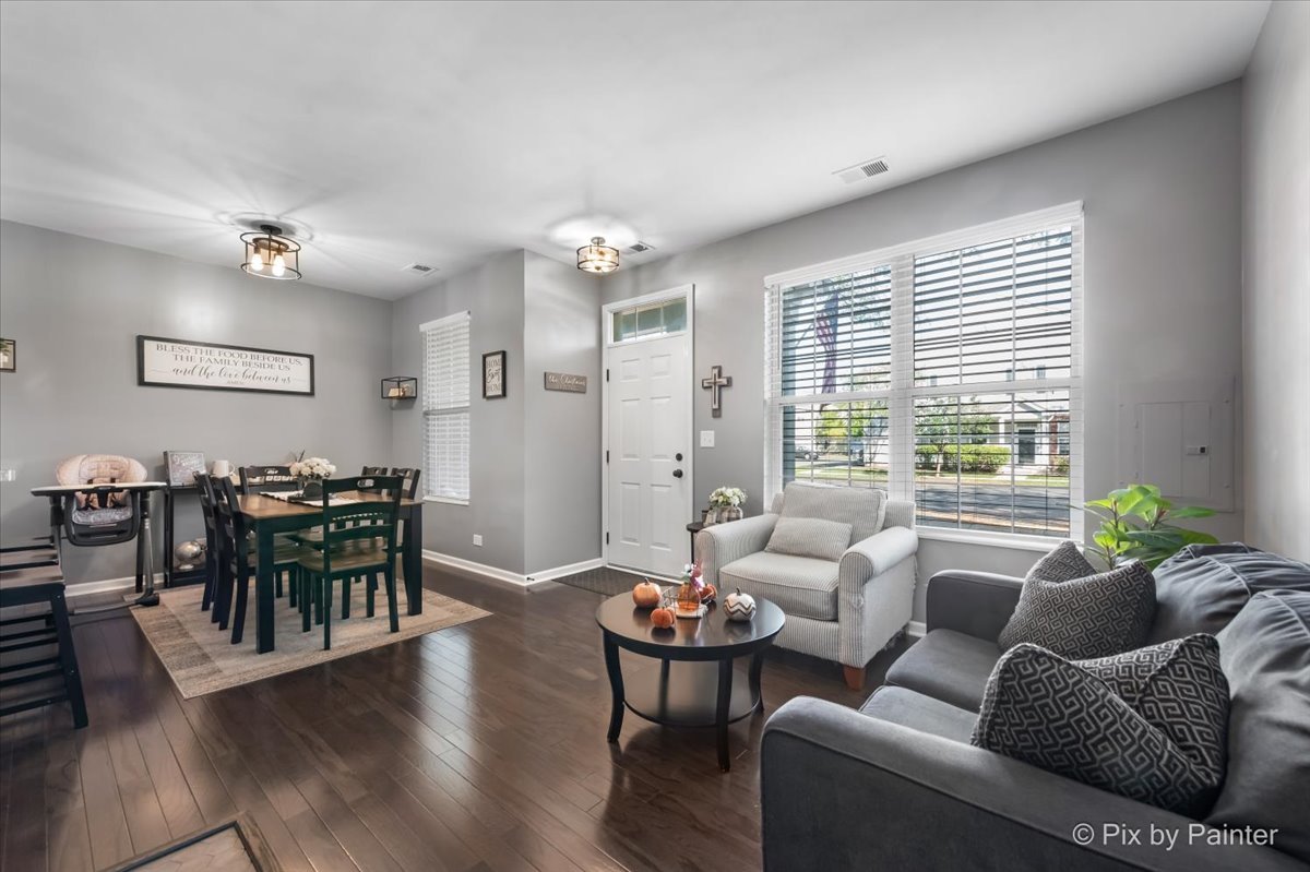 295 Springbrook Trail, Oswego, IL 60543