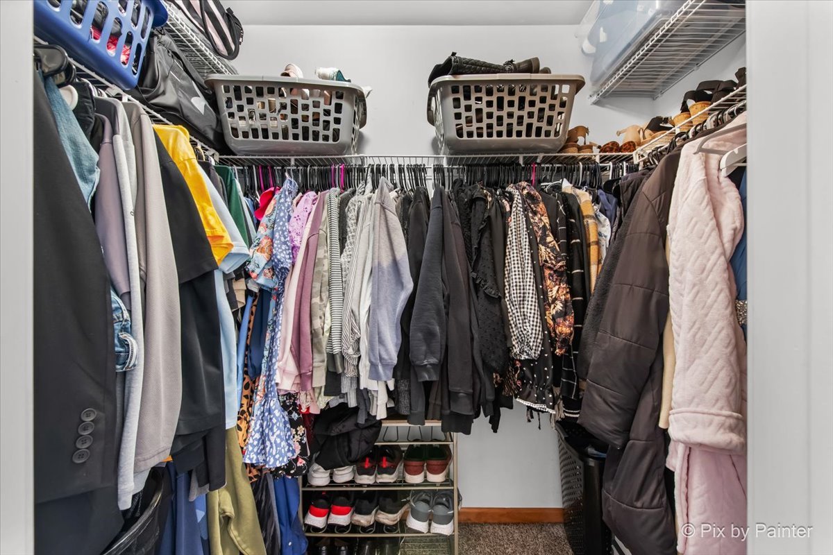 295 Springbrook Trail, Oswego, IL 60543