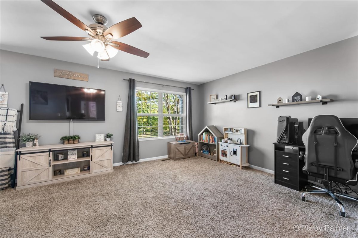 295 Springbrook Trail, Oswego, IL 60543