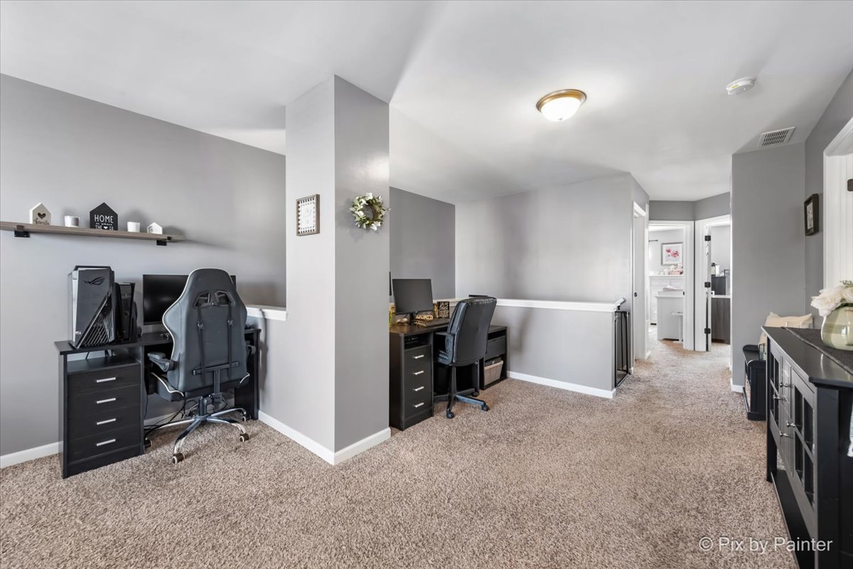 295 Springbrook Trail, Oswego, IL 60543