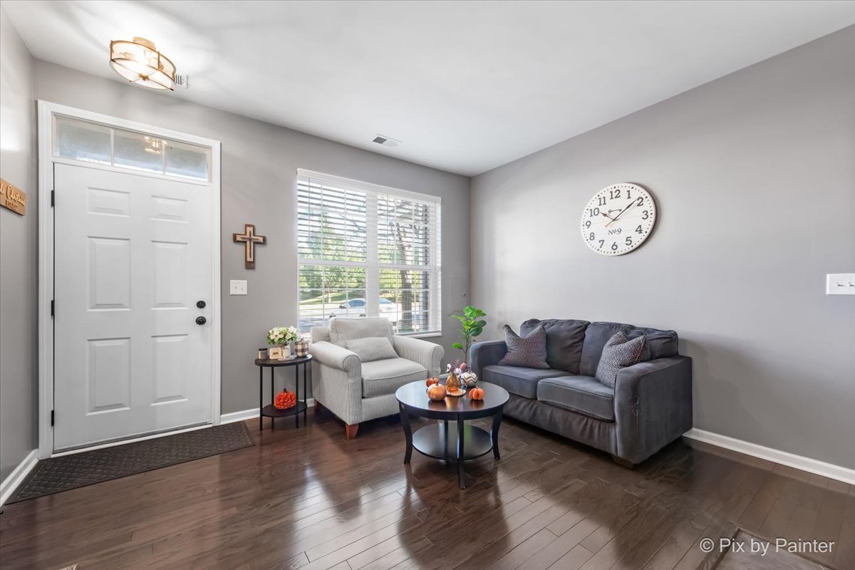 295 Springbrook Trail, Oswego, IL 60543