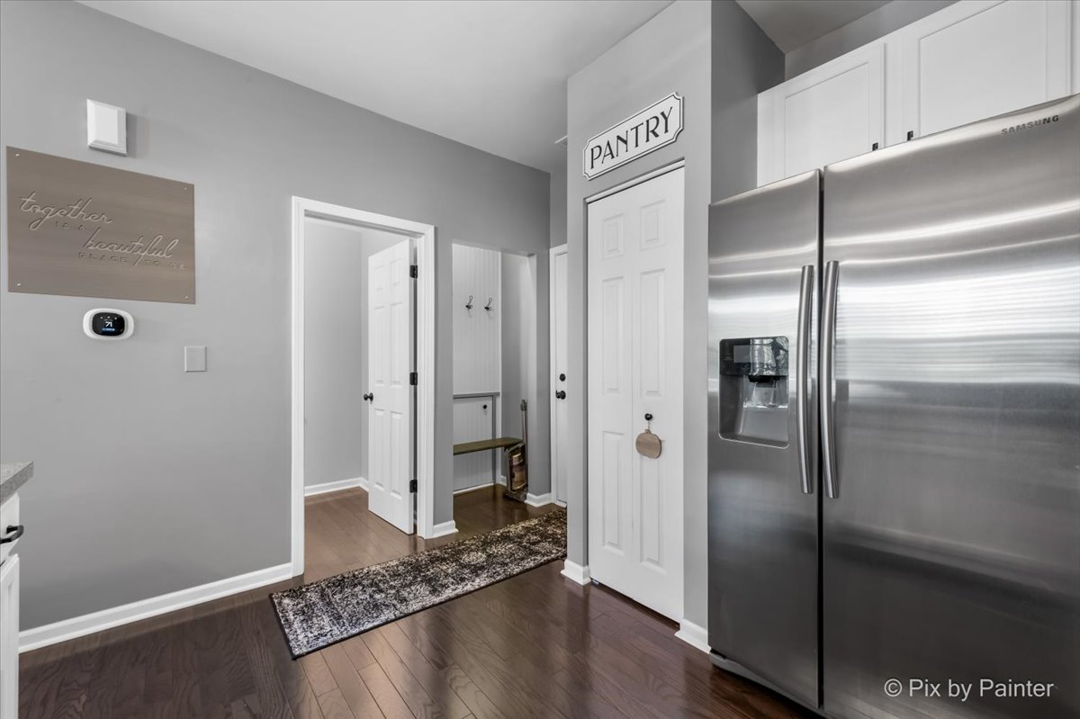 295 Springbrook Trail, Oswego, IL 60543