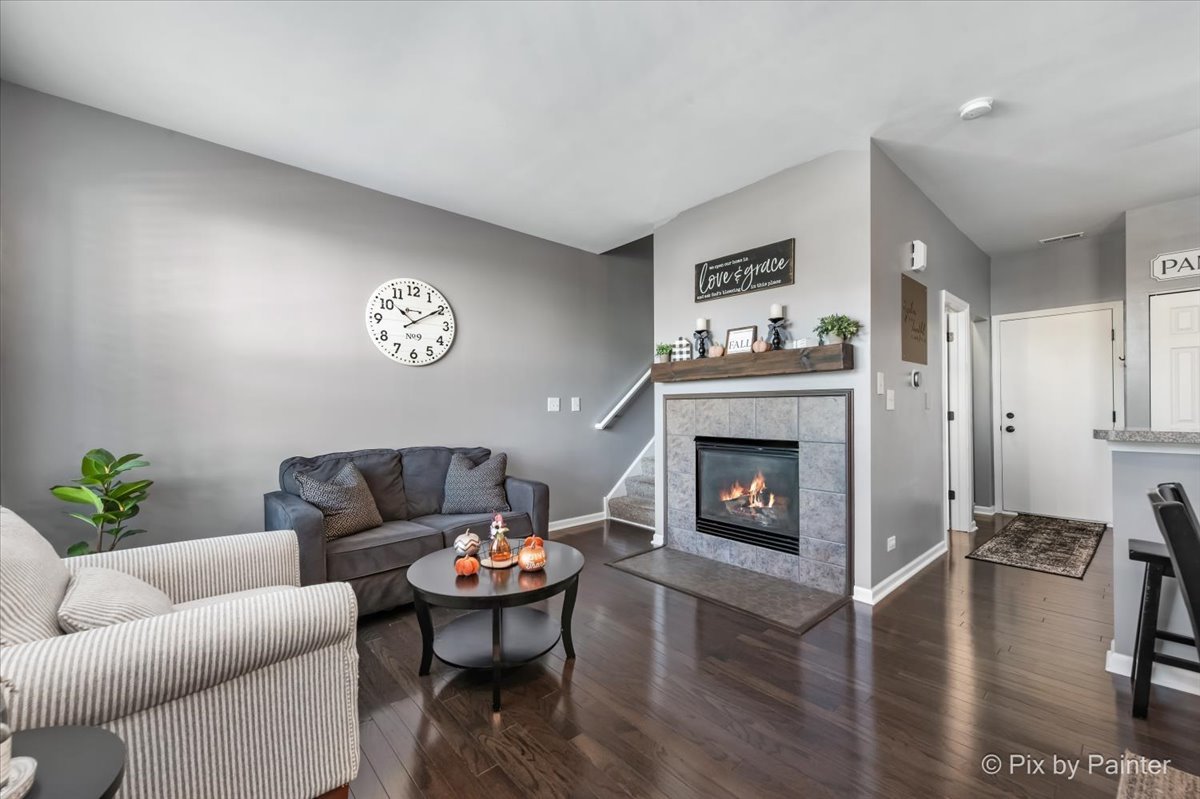 295 Springbrook Trail, Oswego, IL 60543