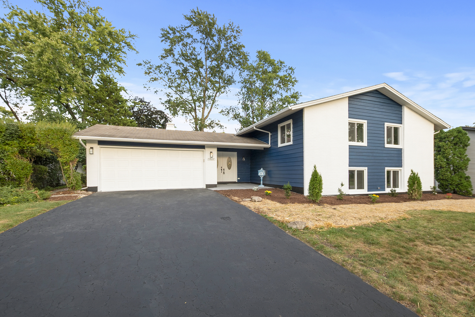 5927 Sherman Drive, Woodridge, IL 60517