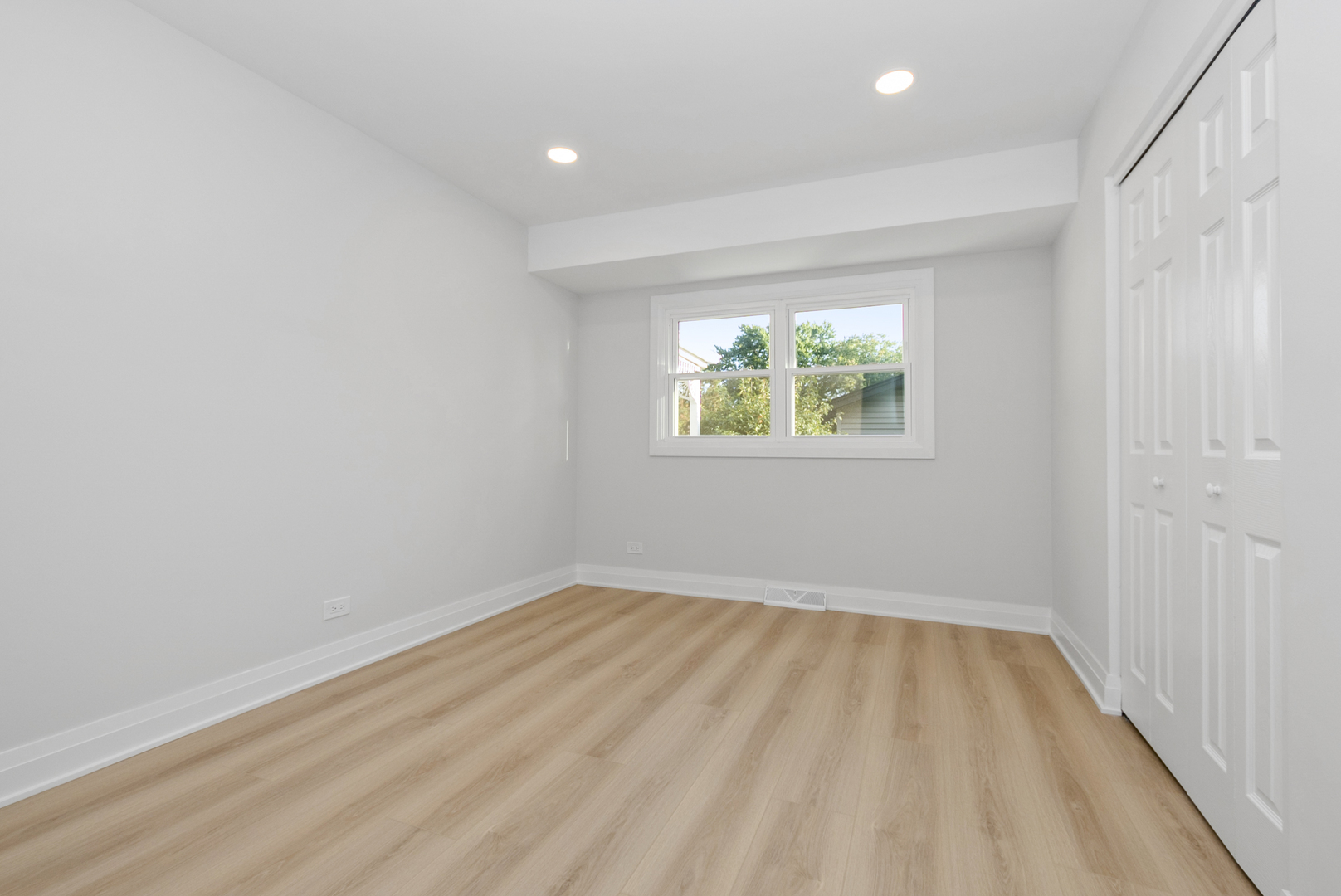 5927 Sherman Drive, Woodridge, IL 60517