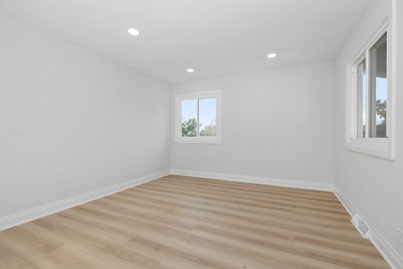 5927 Sherman Drive, Woodridge, IL 60517