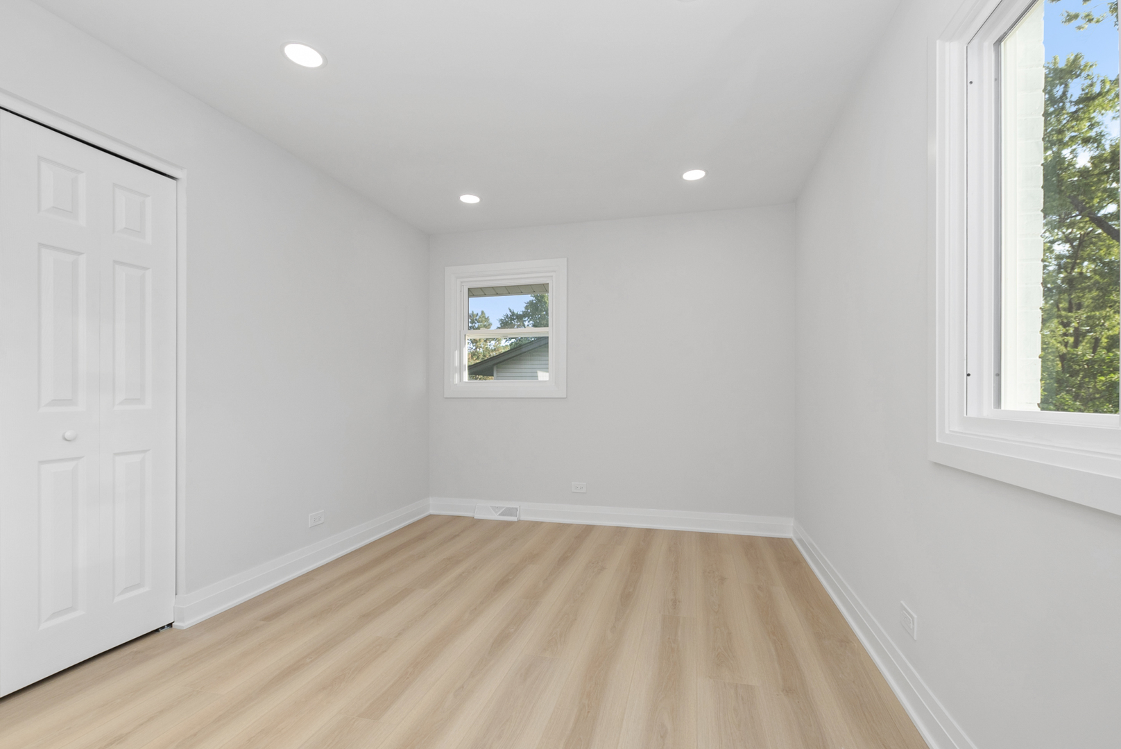 5927 Sherman Drive, Woodridge, IL 60517