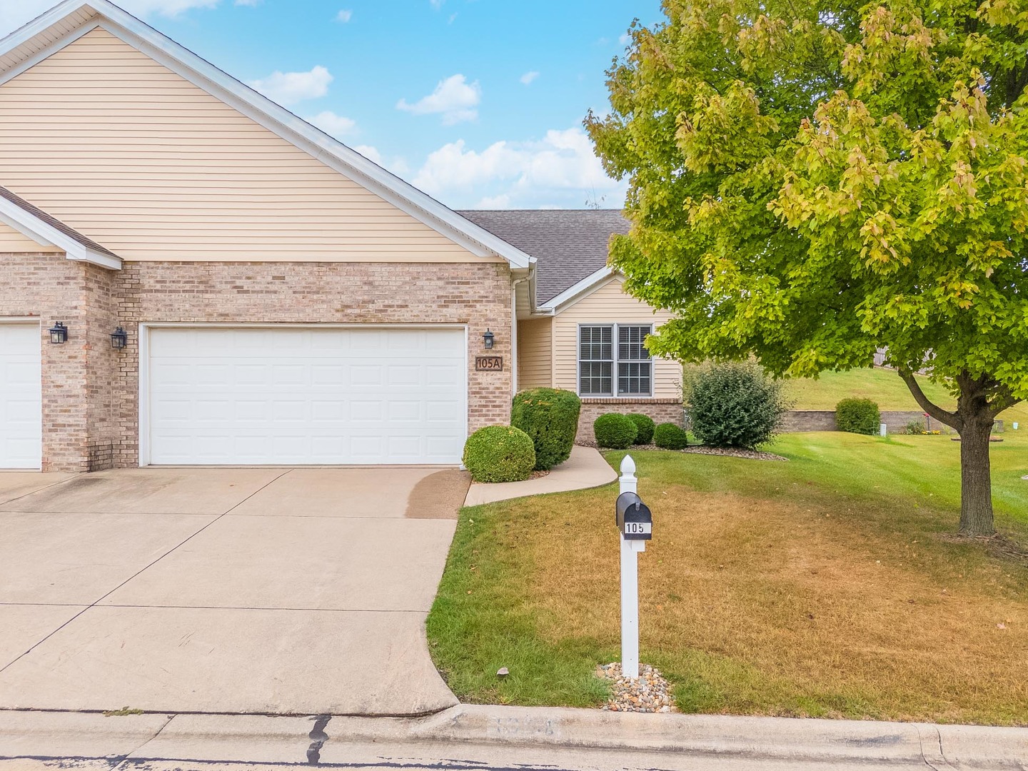 105 Meadow Ridge Drive #A, Bloomington, IL 61704
