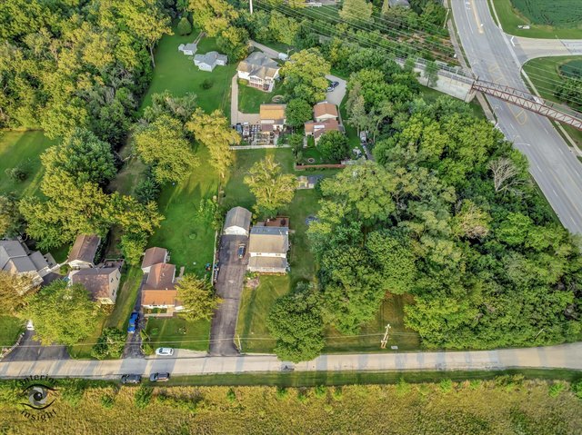 4S069 Barclay Road, Naperville, IL 60563