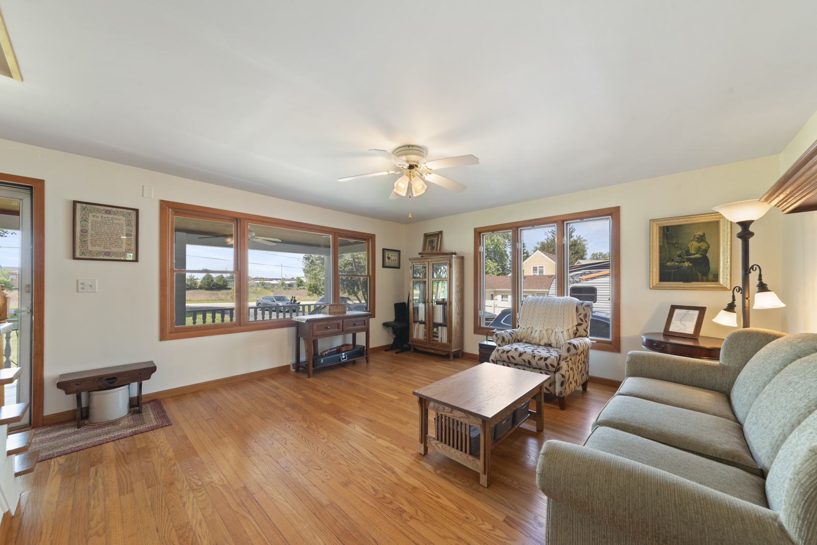 4S069 Barclay Road, Naperville, IL 60563