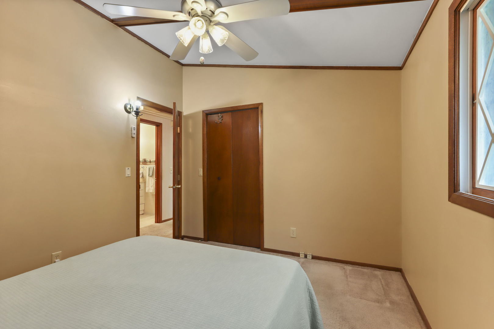 33113 N Cove Road, Grayslake, IL 60030