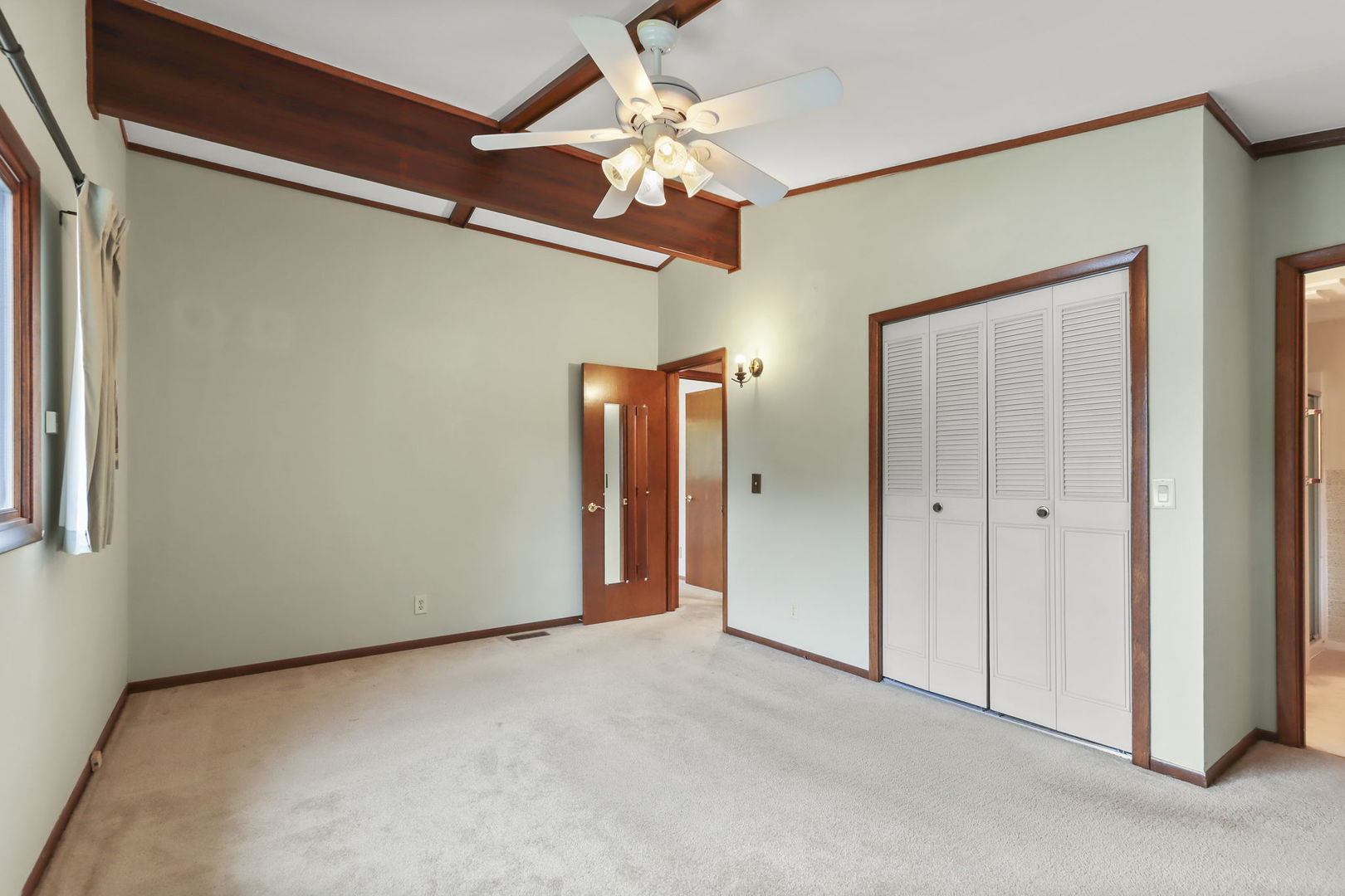 33113 N Cove Road, Grayslake, IL 60030