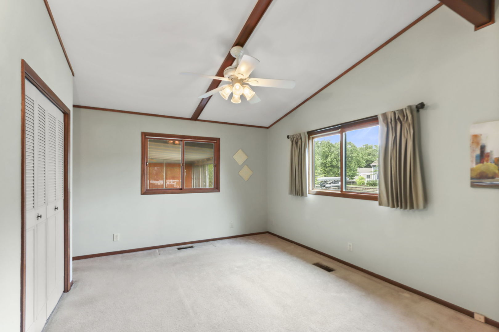 33113 N Cove Road, Grayslake, IL 60030