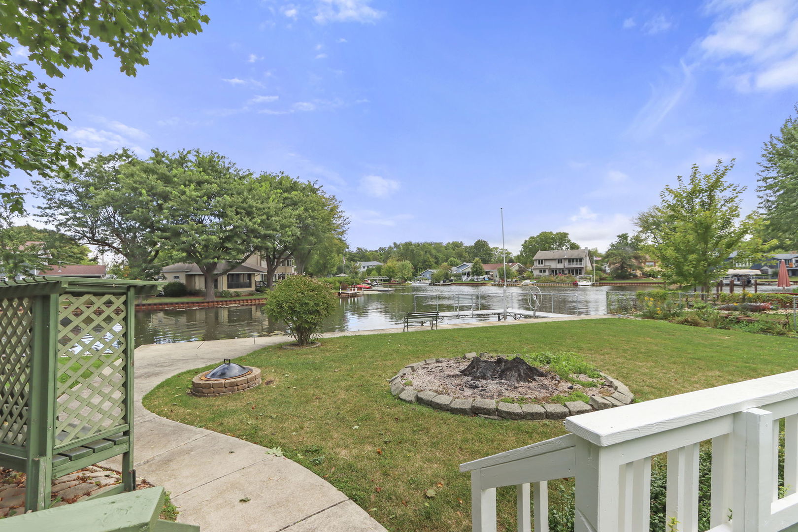 33113 N Cove Road, Grayslake, IL 60030