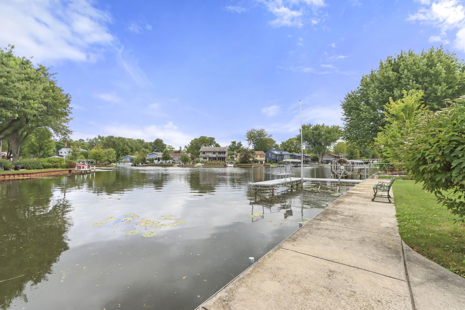 33113 N Cove Road, Grayslake, IL 60030