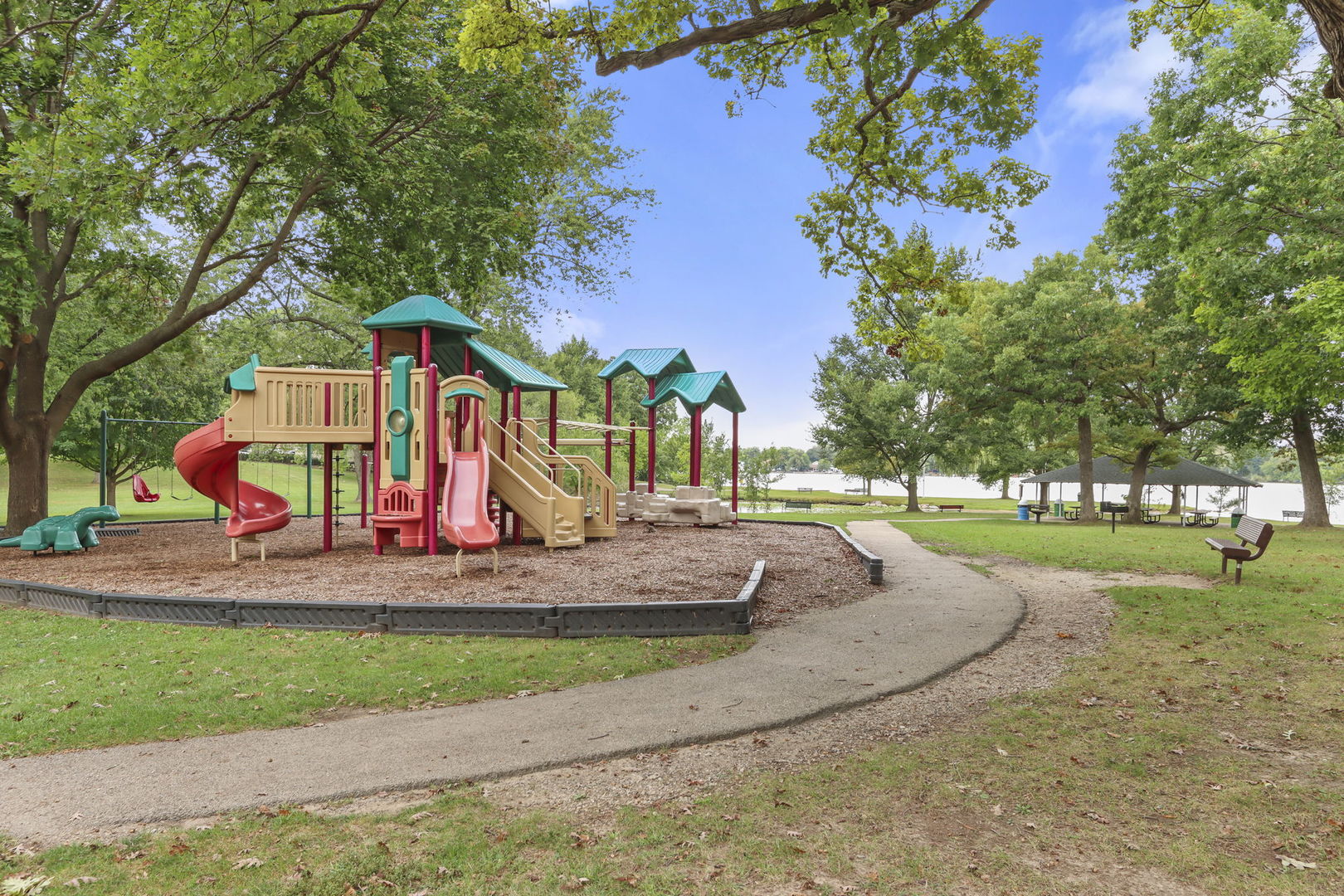 33113 N Cove Road, Grayslake, IL 60030