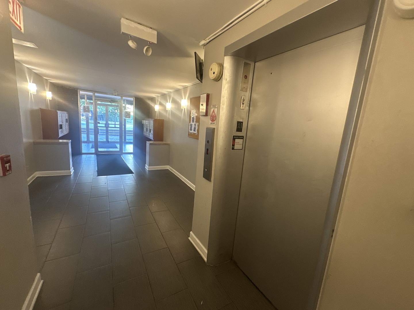 7854 S South Shore Drive #207, Chicago, IL 60649