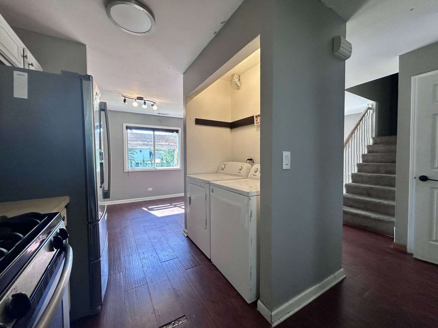 454 Esselen Court, Carol Stream, IL 60188