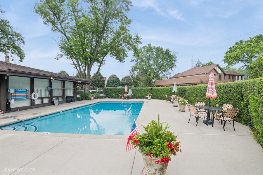 48 Parliament Drive #132, Palos Heights, IL 60463