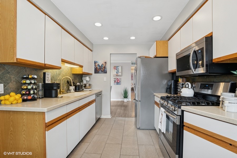 48 Parliament Drive #132, Palos Heights, IL 60463