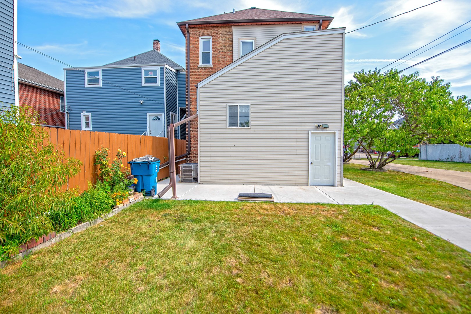132 N 22nd Avenue, Melrose Park, IL 60160