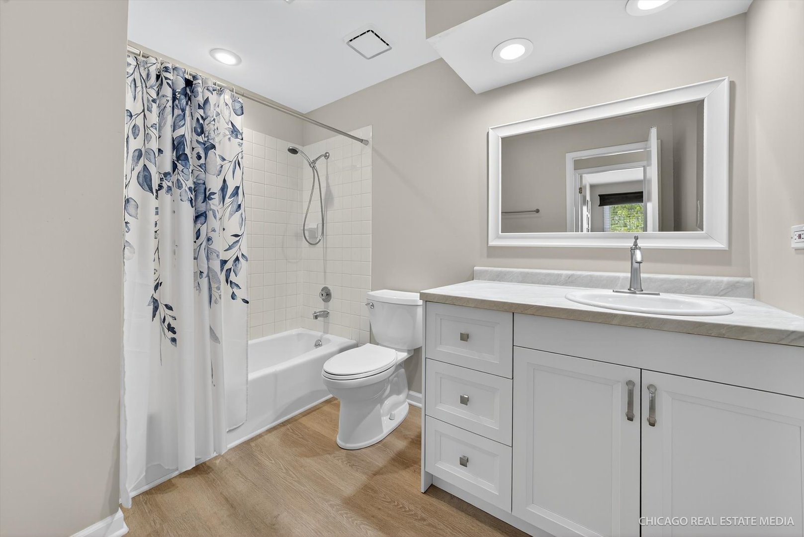 205 Nantucket Harbor #205, Schaumburg, IL 60193