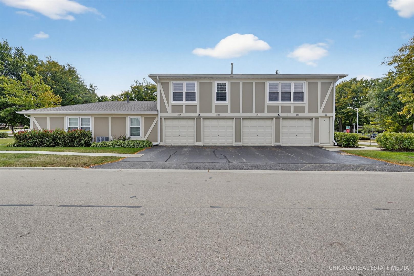 205 Nantucket Harbor #205, Schaumburg, IL 60193