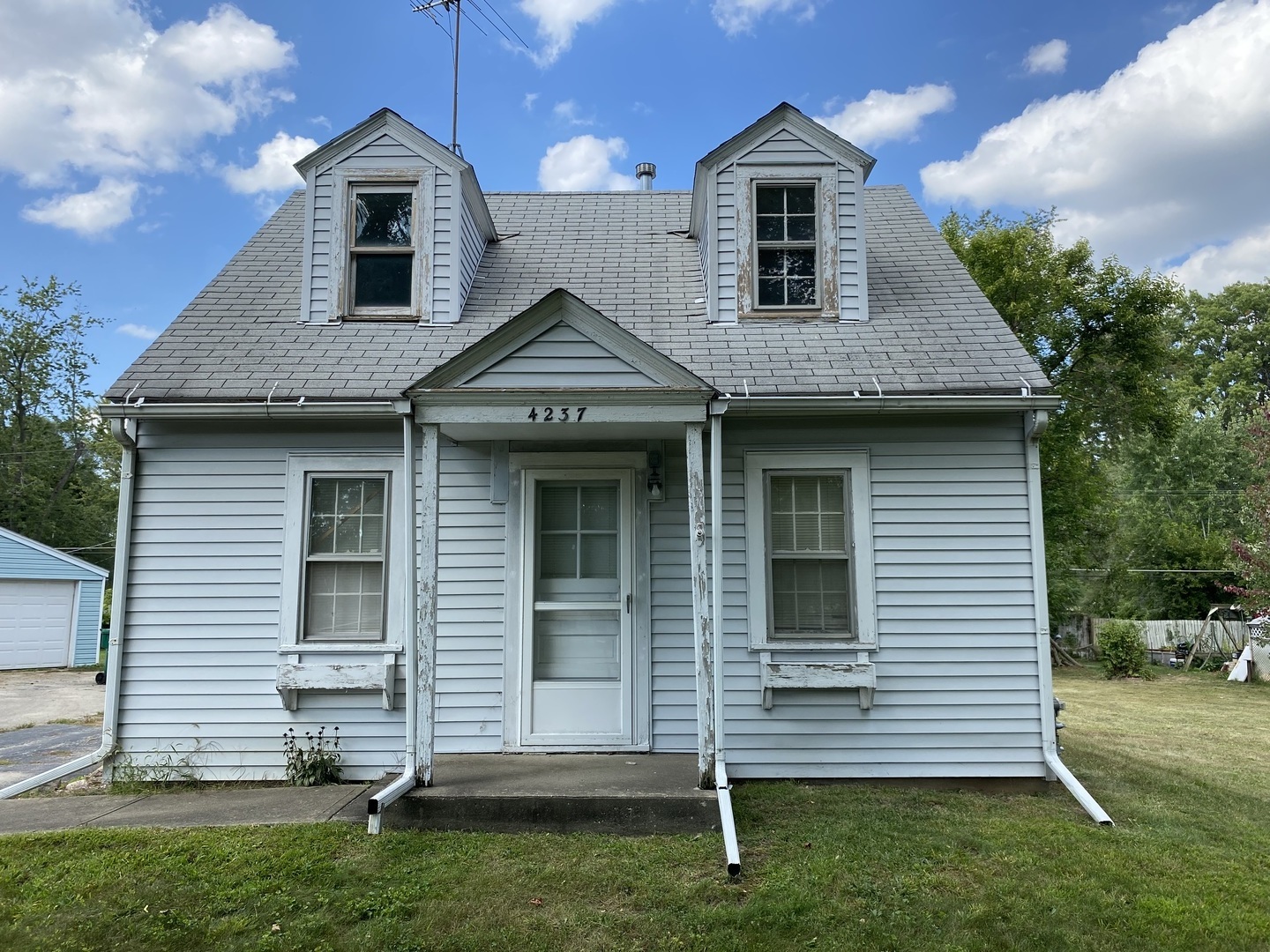 4237 Mila Avenue, Rockford, IL 61101