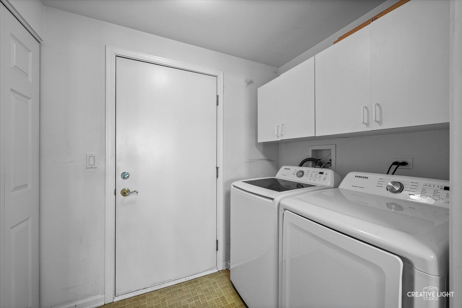 21522 Lake St Clair Drive, Crest Hill, IL 60403