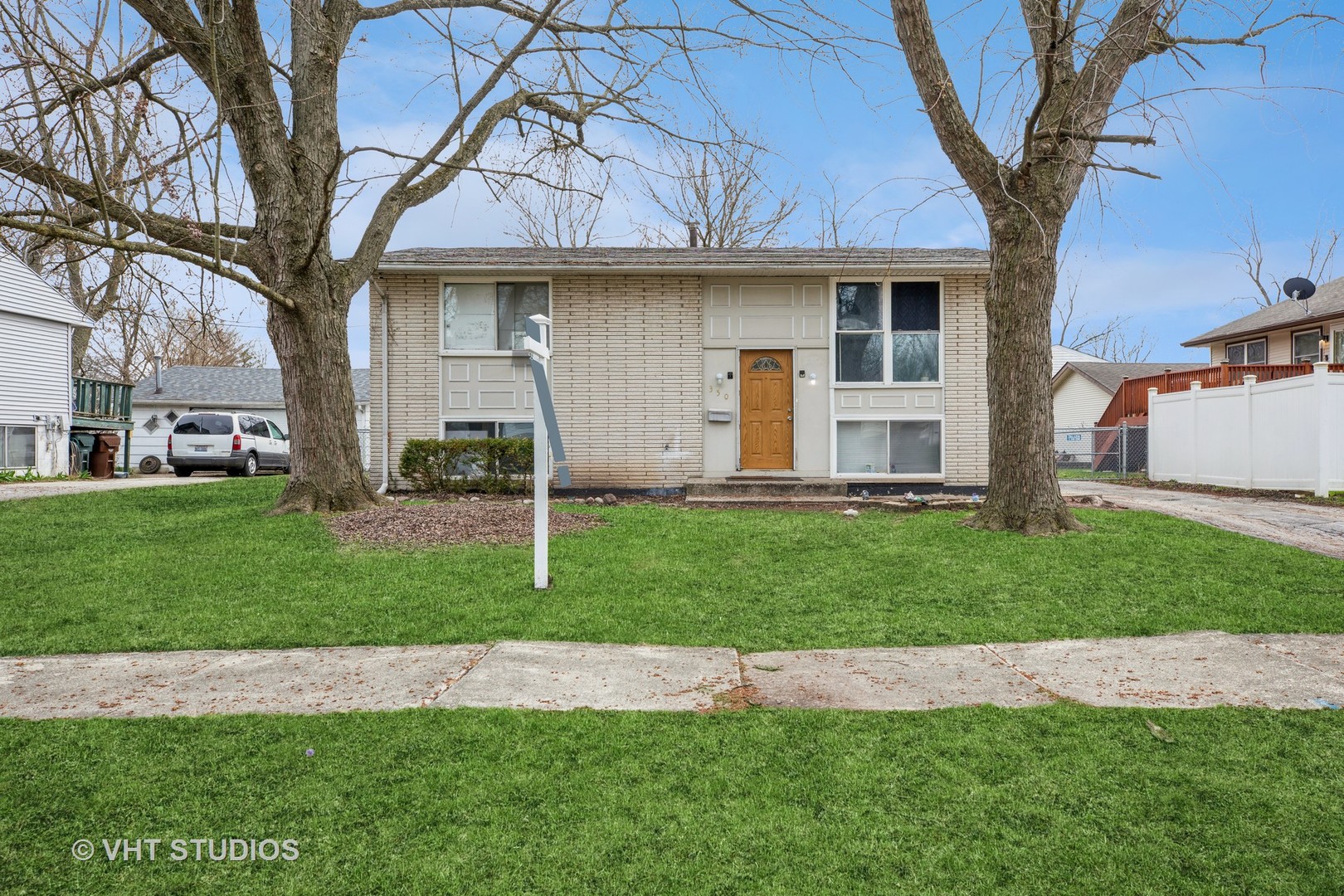 350 E Tulip Drive, Glenwood, IL 60425