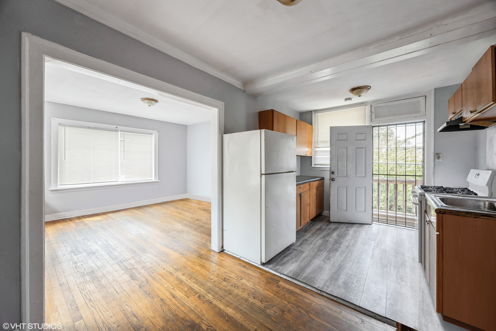 7352 S Langley Avenue, Chicago, IL 60619