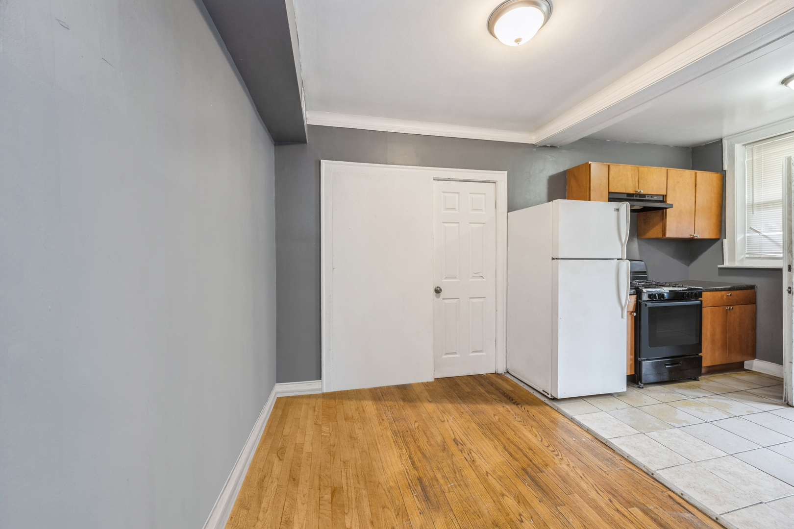 7352 S Langley Avenue, Chicago, IL 60619