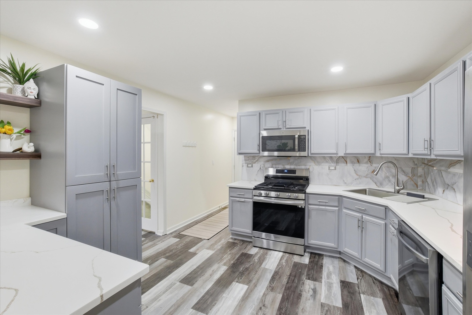 2015 Yellow Daisy Court, Naperville, IL 60563