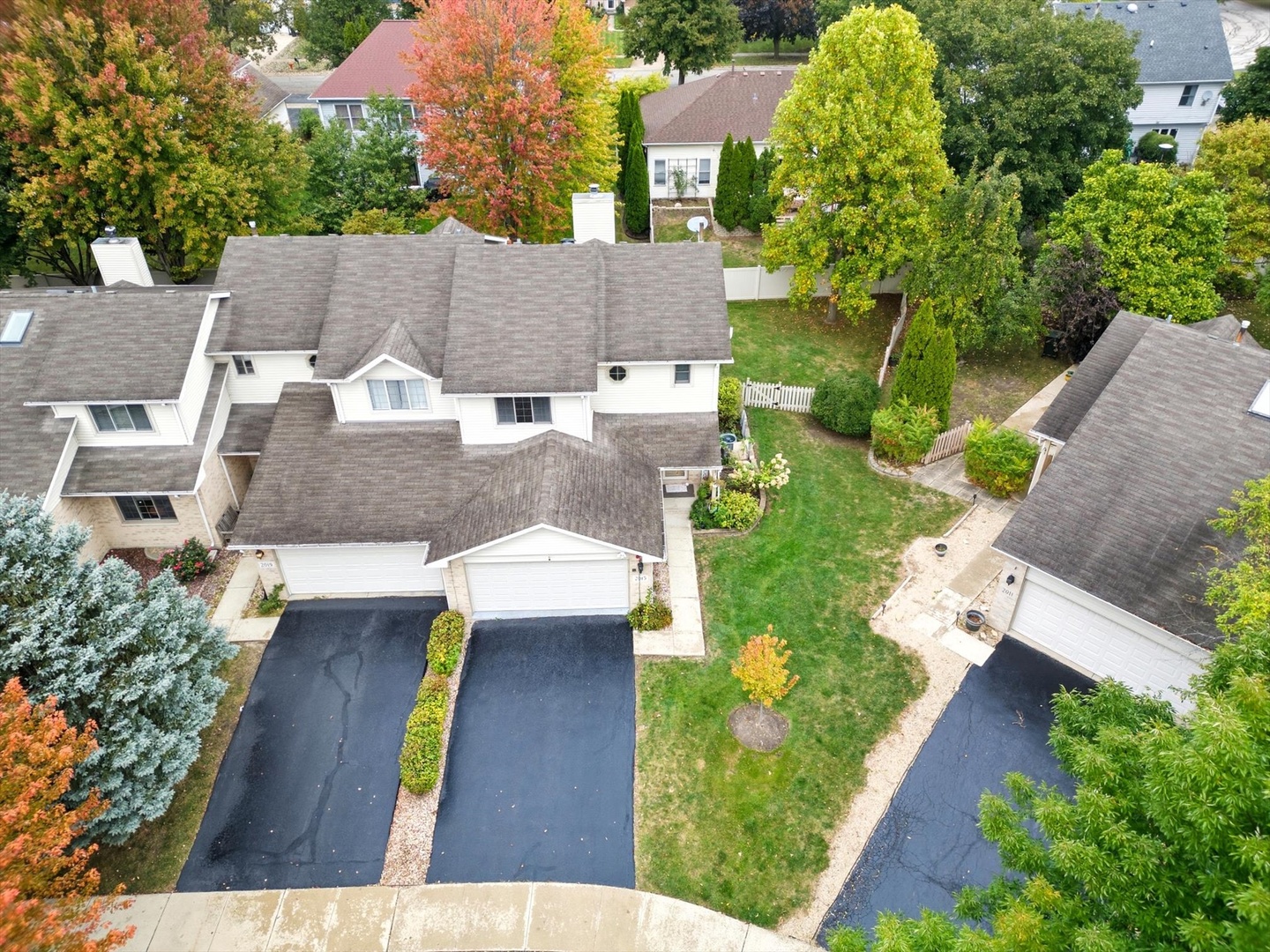 2015 Yellow Daisy Court, Naperville, IL 60563