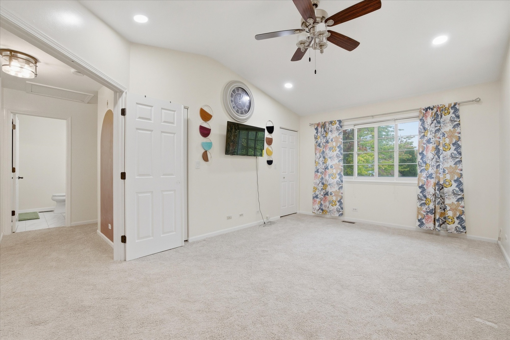 2015 Yellow Daisy Court, Naperville, IL 60563