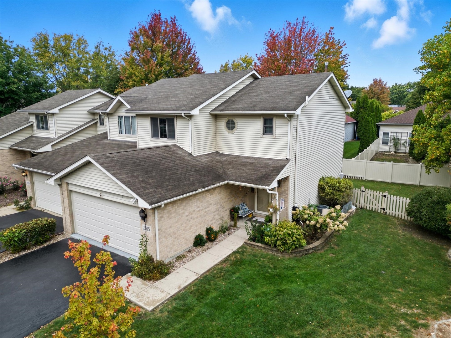 2015 Yellow Daisy Court, Naperville, IL 60563