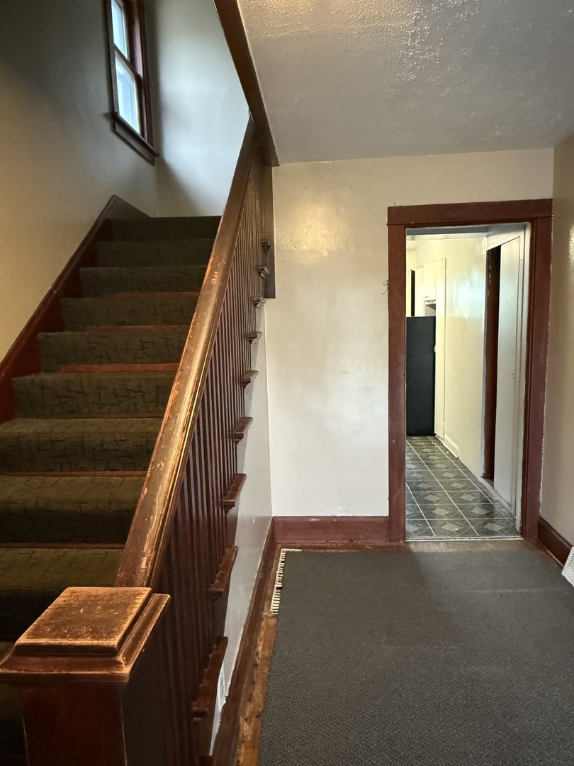 172 N East Avenue, Aurora, IL 60505