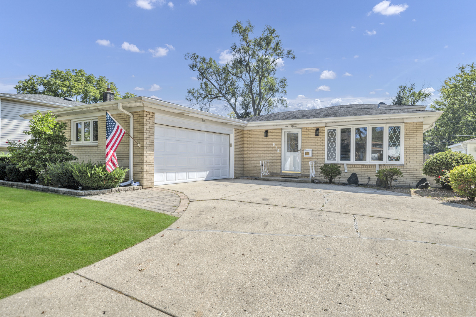 615 CORDIAL Drive, Des Plaines, IL 60018