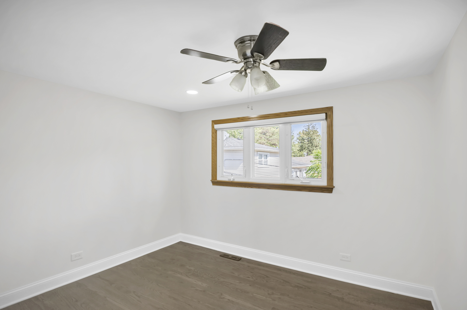 615 CORDIAL Drive, Des Plaines, IL 60018