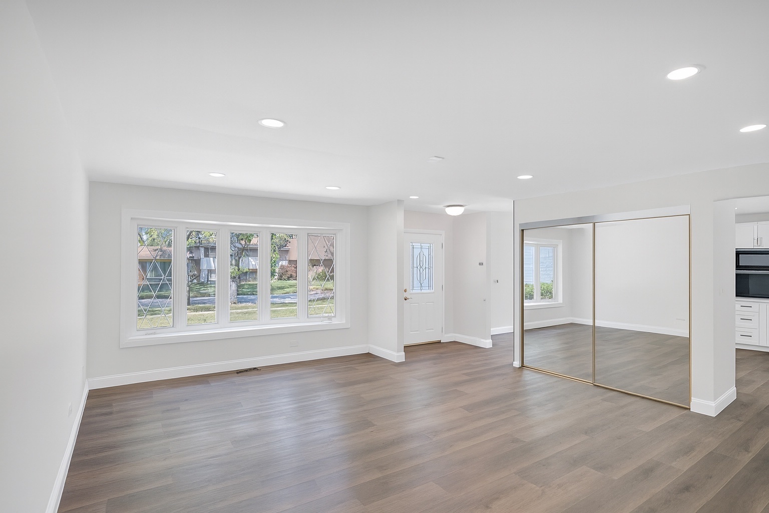 615 CORDIAL Drive, Des Plaines, IL 60018