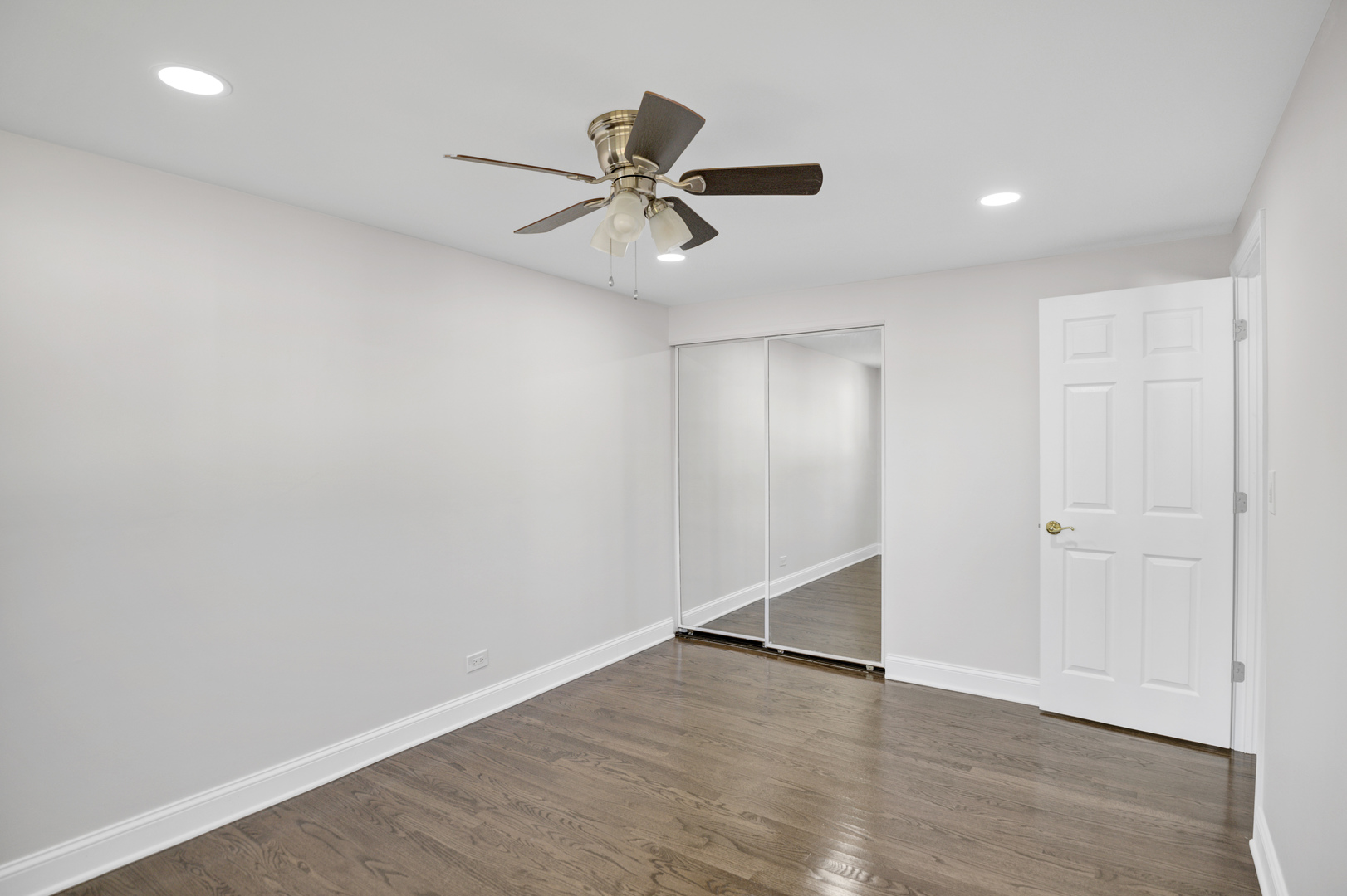 615 CORDIAL Drive, Des Plaines, IL 60018